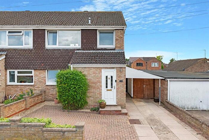 3 Bedroom Semi-Detached House For Sale In Oakleas Rise, Thrapston, NN14