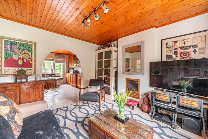 4 Bedroom House For Sale In Norman Crescent, Pinner, HA5