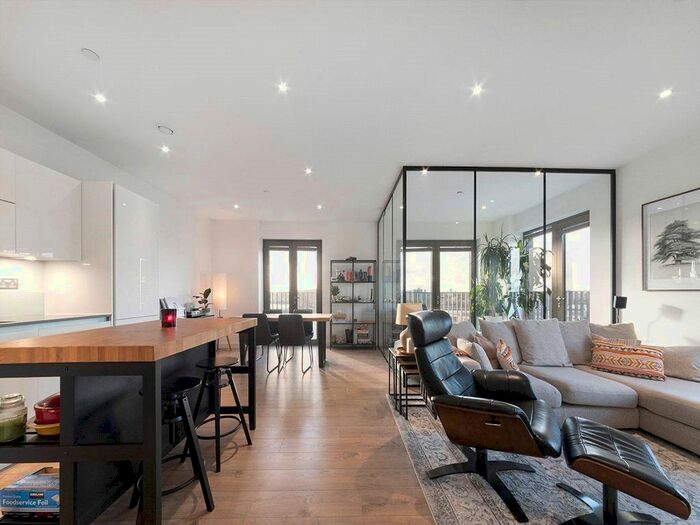 2 Bedroom Flat To Rent In Atlantis Avenue, London, E16