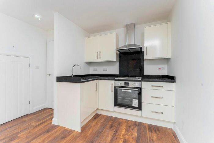 1 Bedroom Flat To Rent In Canberra Road, London, W13