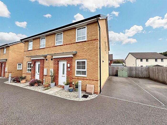 2 Bedroom Semi Detached House For Sale In Berkerolles Road, Rogerstone, Newport, NP10