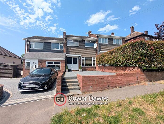 3 Bedroom Terraced House For Sale In Palmerston Road, West Thurrock, RM20