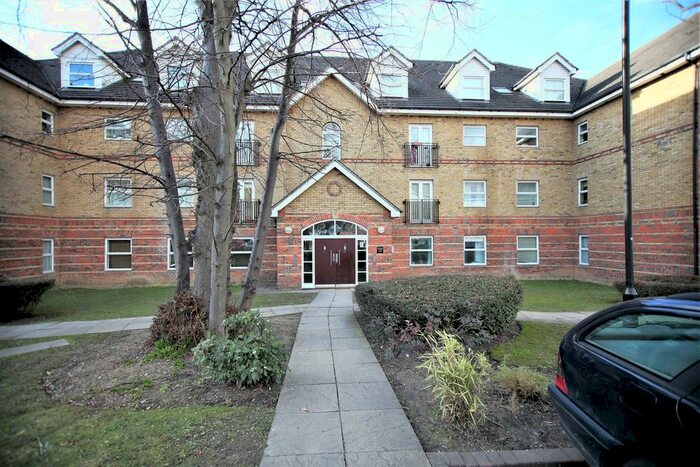 1 Bedroom Flat To Rent In Wilshaw Close, Hendon, NW4