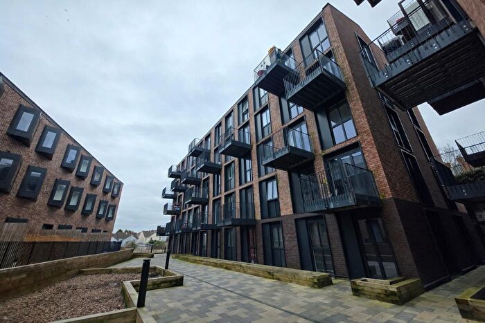 2 Bedroom Flat To Rent In Leigh Street, High Wycombe, HP11