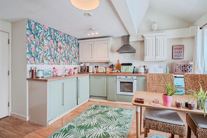 2 Bedroom Apartment For Sale In Lansdowne Road, Leicester, LE2