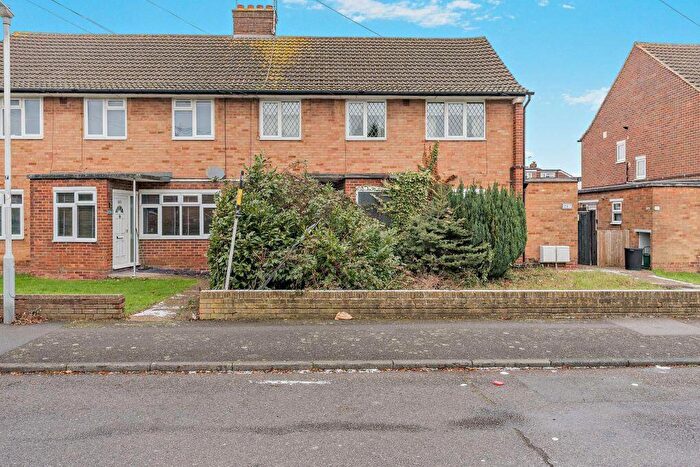 2 Bedroom Maisonette For Sale In Whitby Road, Ruislip, HA4