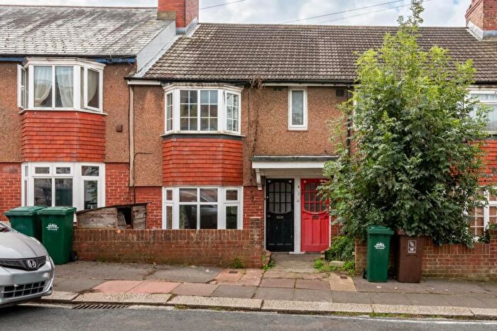 1 Bedroom Flat For Sale In Ladysmith Road, Brighton, BN2