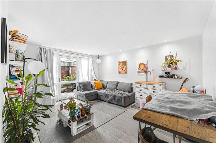 1 Bedroom Apartment To Rent In Wick Road, Hackney, London, E9