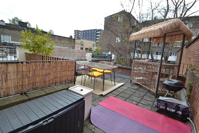 3 Bedroom Flat To Rent In Kentish Town Road, London, NW1