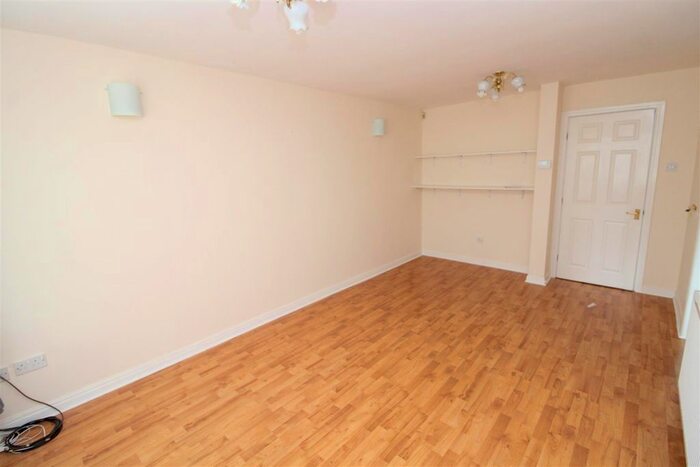 1 Bedroom Flat To Rent In Ranwonath Court, Chester, CH2
