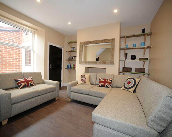 6 Bedroom Terraced House To Rent In Victoria Street, Exeter, EX4