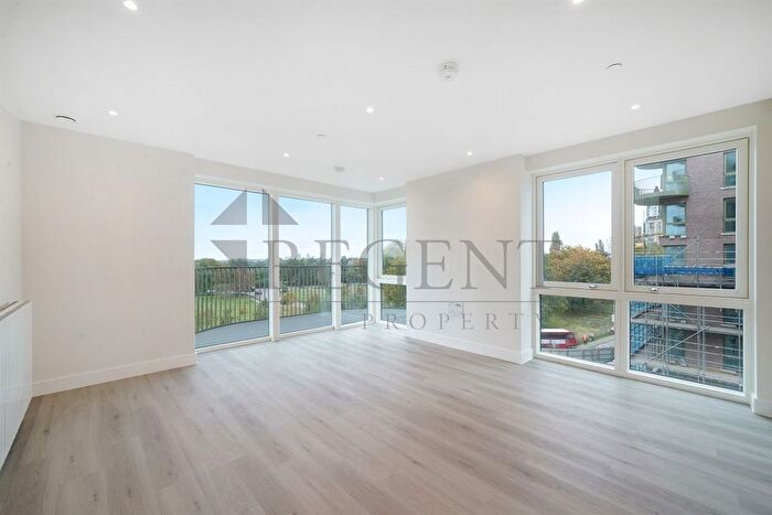 2 Bedroom Flat To Rent In Cairncross House, Kidbrooke Village, SE3