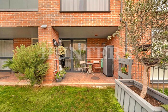 1 Bedroom Flat For Sale In Birdsmouth Court, London, N15