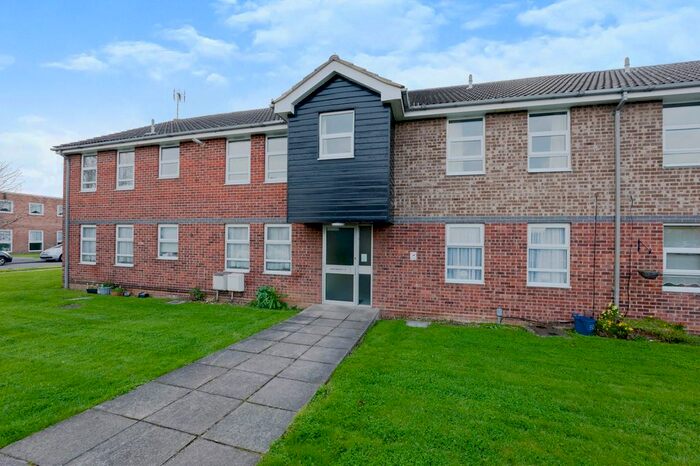 1 Bedroom Flat To Rent In Hazelwood, Benfleet, SS7