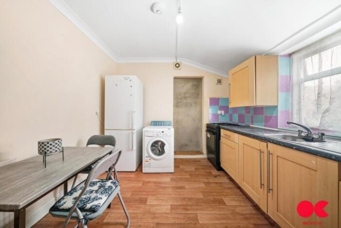 1 Bedroom Flat For Sale In Kempton Road, East Ham, E6