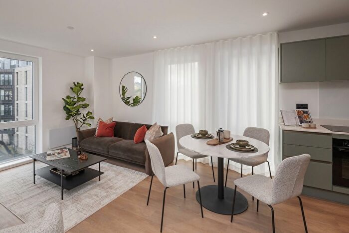 1 Bedroom Flat To Rent In Windsor Bridge Road, Bath, BA2