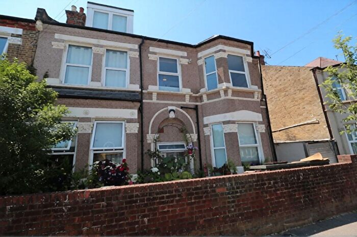 1 Bedroom Flat To Rent In Wilton Road, Colliers Wood, London, SW19
