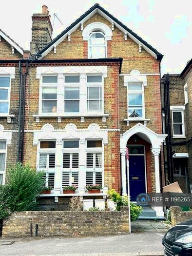 1 Bedroom Flat To Rent In Halesworth Road, London, SE13