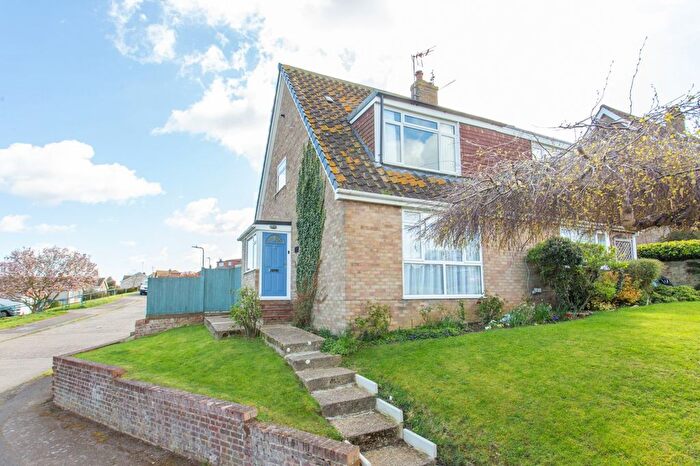 3 Bedroom Semi Detached House For Sale In Hawk Close, Whitstable, Kent, CT5