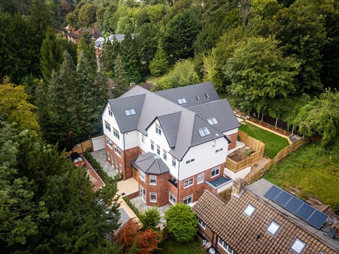 3 Bedroom Flat For Sale In Welcomes Road, Oakhill House, CR8