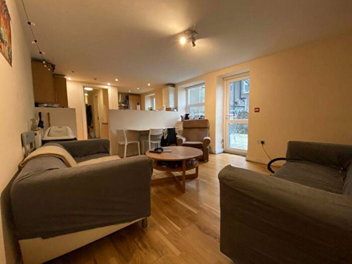 5 Bedroom Flat To Rent In Richmond Road, Ground Floor Flat, Roath, Cardiff, CF24