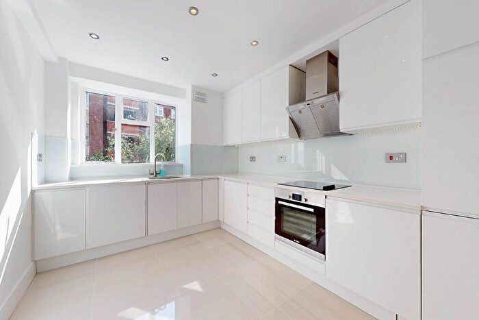 3 Bedroom Apartment For Sale In Viceroy Court, Prince Albert Road, St Johns Wood, London, NW8