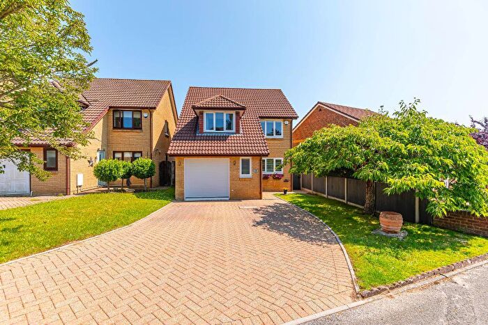 4 Bedroom Detached House To Rent In Tadden Walk, Broadstone, Dorset, BH18