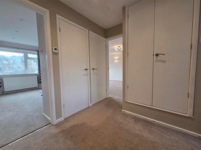 2 Bedroom Flat To Rent In Chiltern Court, Station Road, New Barnet, EN5