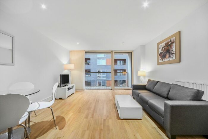 1 Bedroom Property To Rent In Lanterns Court, Lanterns Way, Canary Wharf, London, E14