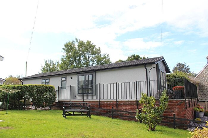 2 Bedroom Mobile/park Home For Sale In Orchard Drive, Ham Manor Park, Llantwit Major, CF61