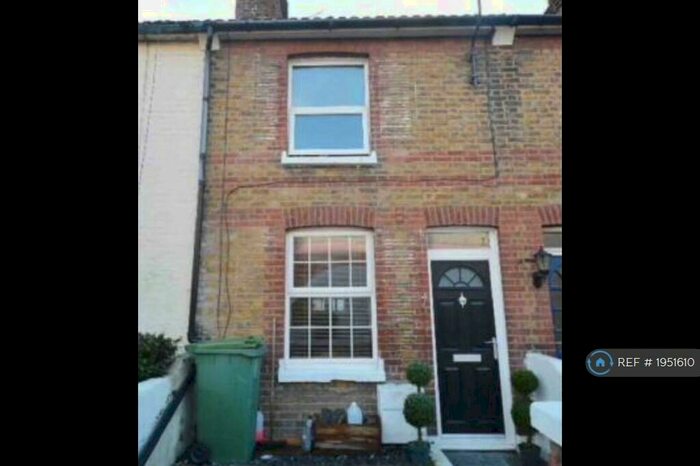2 Bedroom Terraced House To Rent In Fort Road, Eastbourne, BN22