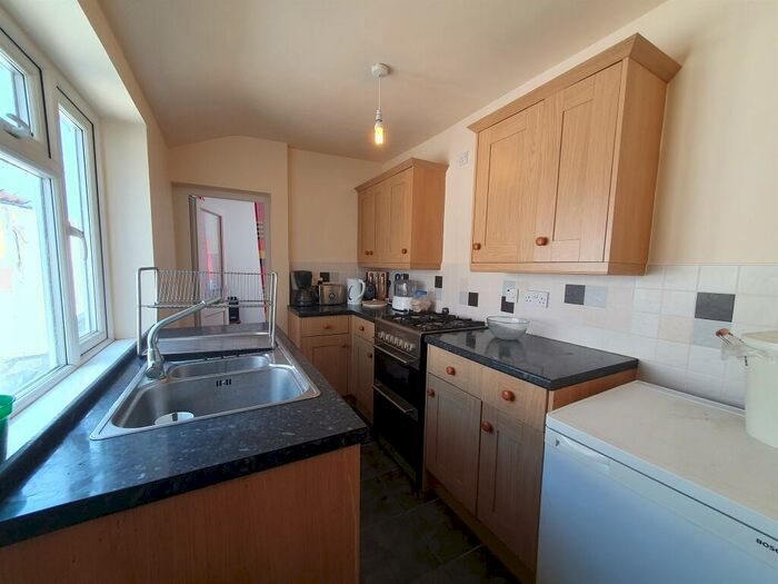 3 Bedroom Terraced House For Sale In Wood Lane, West Bromwich, B70