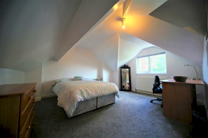 4 Bedroom Semi-Detached House To Rent In Langdale Avenue, Headingley, Leeds, LS6