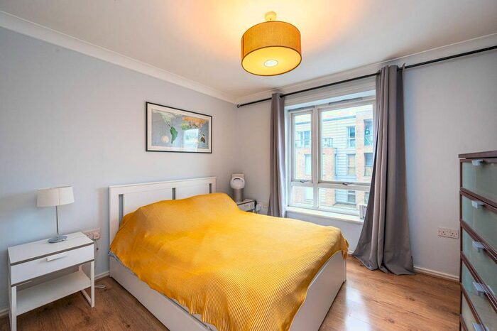 2 Bedroom Flat To Rent In Essex Road, Islington, London, N1
