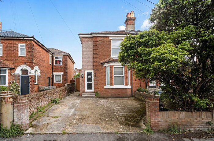 1 Bedroom Flat For Sale In Richmond Road, Freemantle, Southampton, Hampshire, SO15
