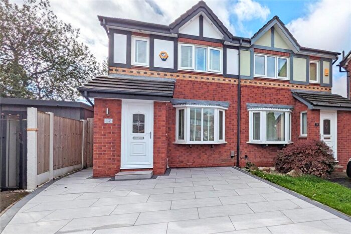 2 Bedroom Semi-Detached House For Sale In Exeter Close, Dukinfield, SK16