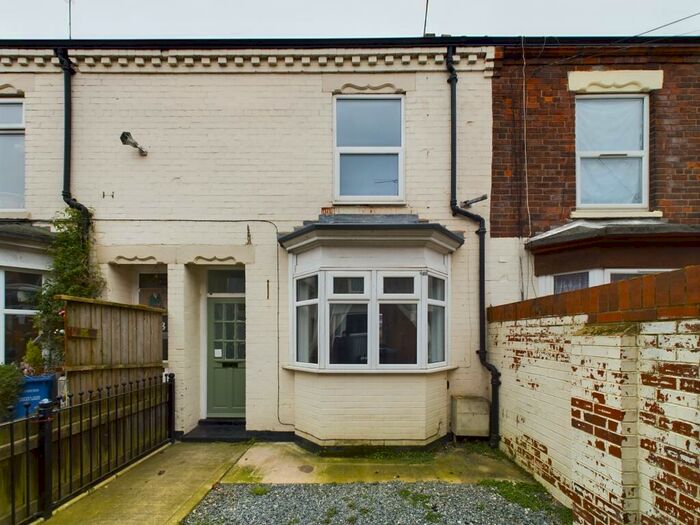2 Bedroom Detached House To Rent In Charlton Villas, Estcourt St, HU9