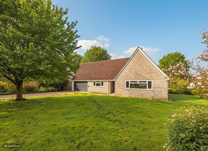 3 Bedroom Bungalow For Sale In Neville Park, Baltonsborough, BA6