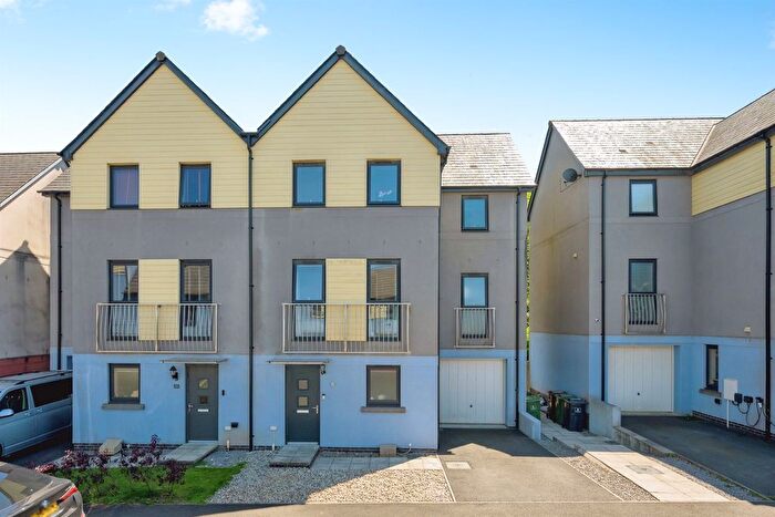 4 Bedroom Semi-Detached House For Sale In Kilmar Street, Plymouth, PL9