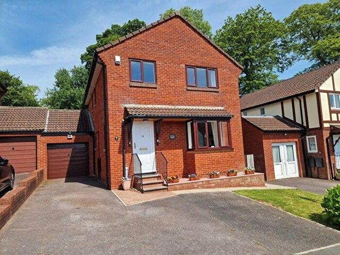 4 Bedroom Link Detached House For Sale In Sherwood Drive, Exmouth, EX8