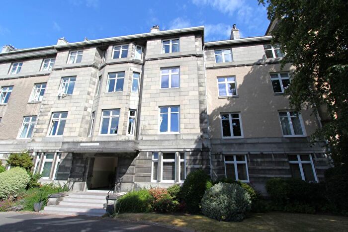 4 Bedroom Flat To Rent In Learmonth Terrace, Comely Bank, Edinburgh, EH4