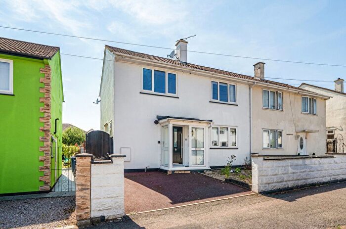 3 Bedroom Semi-Detached House For Sale In Minchery Road, Oxford, OX4