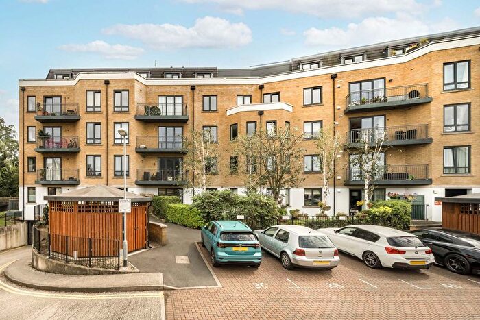 2 Bedroom Property To Rent In Dock Meadow Reach, Hanwell, W7