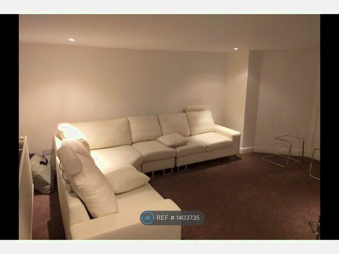 1 Bedroom Flat To Rent In Albert Rd, Levenshulme Manchester, M19