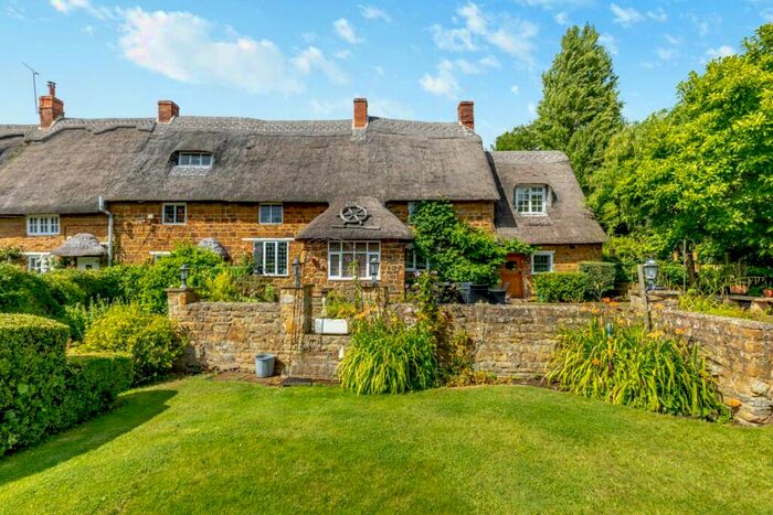 3 Bedroom Cottage For Sale In Mollington, OX17