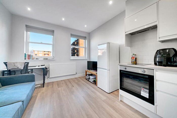 1 Bedroom Flat To Rent In Commercial Road, London, E1