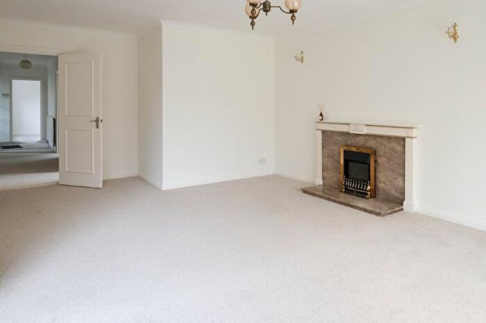 4 Bedroom Detached House For Sale In The Drive, Craigweil-on-Sea, Bognor Regis, West Sussex, PO21