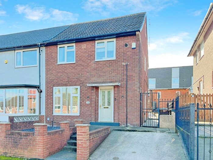 3 Bedroom End Of Terrace House For Sale In Harley Walk, Bramley, LS13