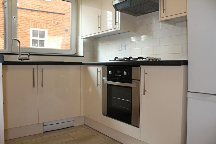 1 Bedroom Property To Rent In Holden Heights, Holden Road, N12