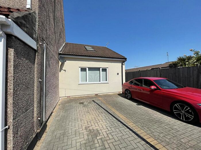 1 Bedroom End Of Terrace House To Rent In Hilltop Road, Soundwell, Bristol, BS16